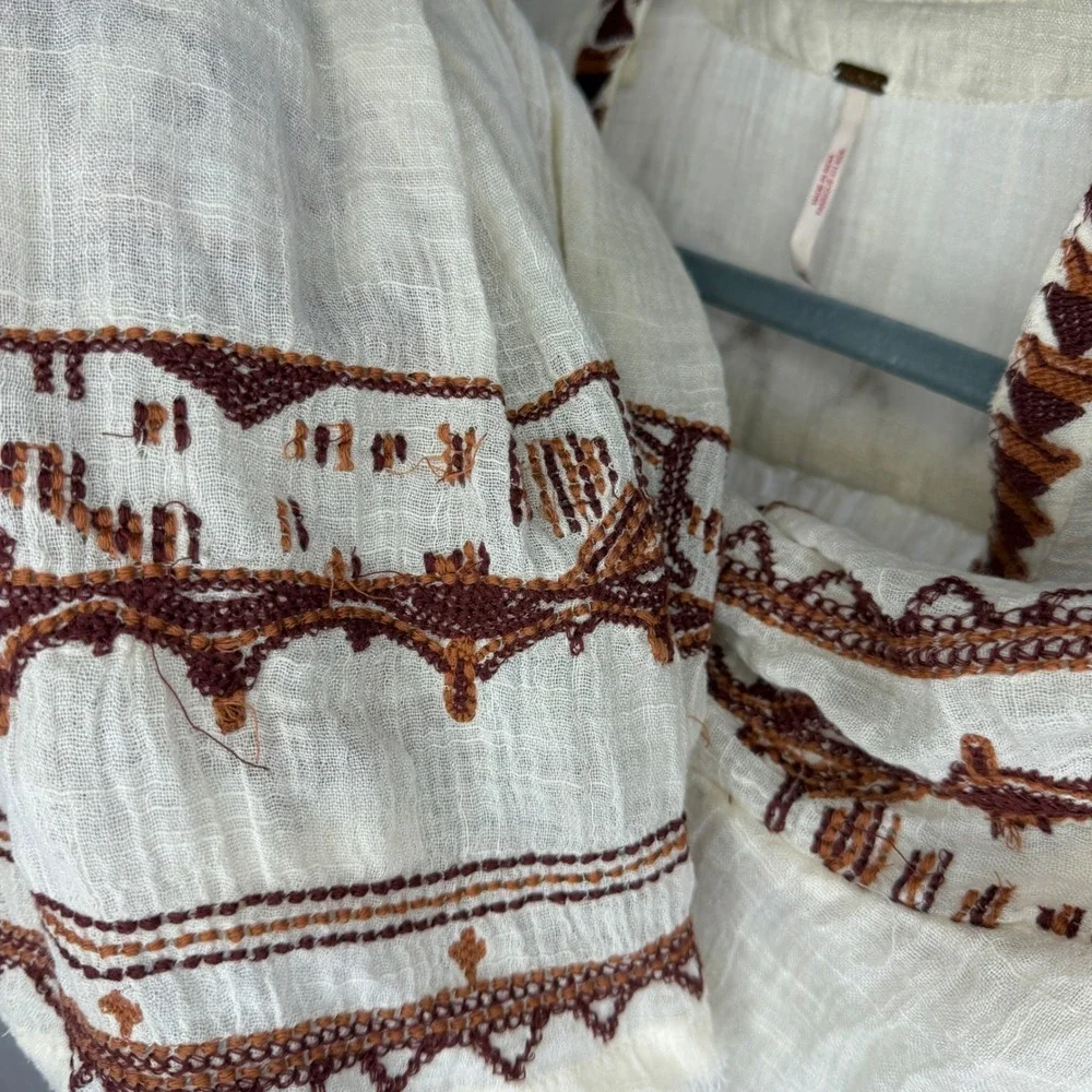 Free People Peplum Top Women Medium Cream Embroidered Bell Sleeve V-Neck Boho - Picture 7 of 10